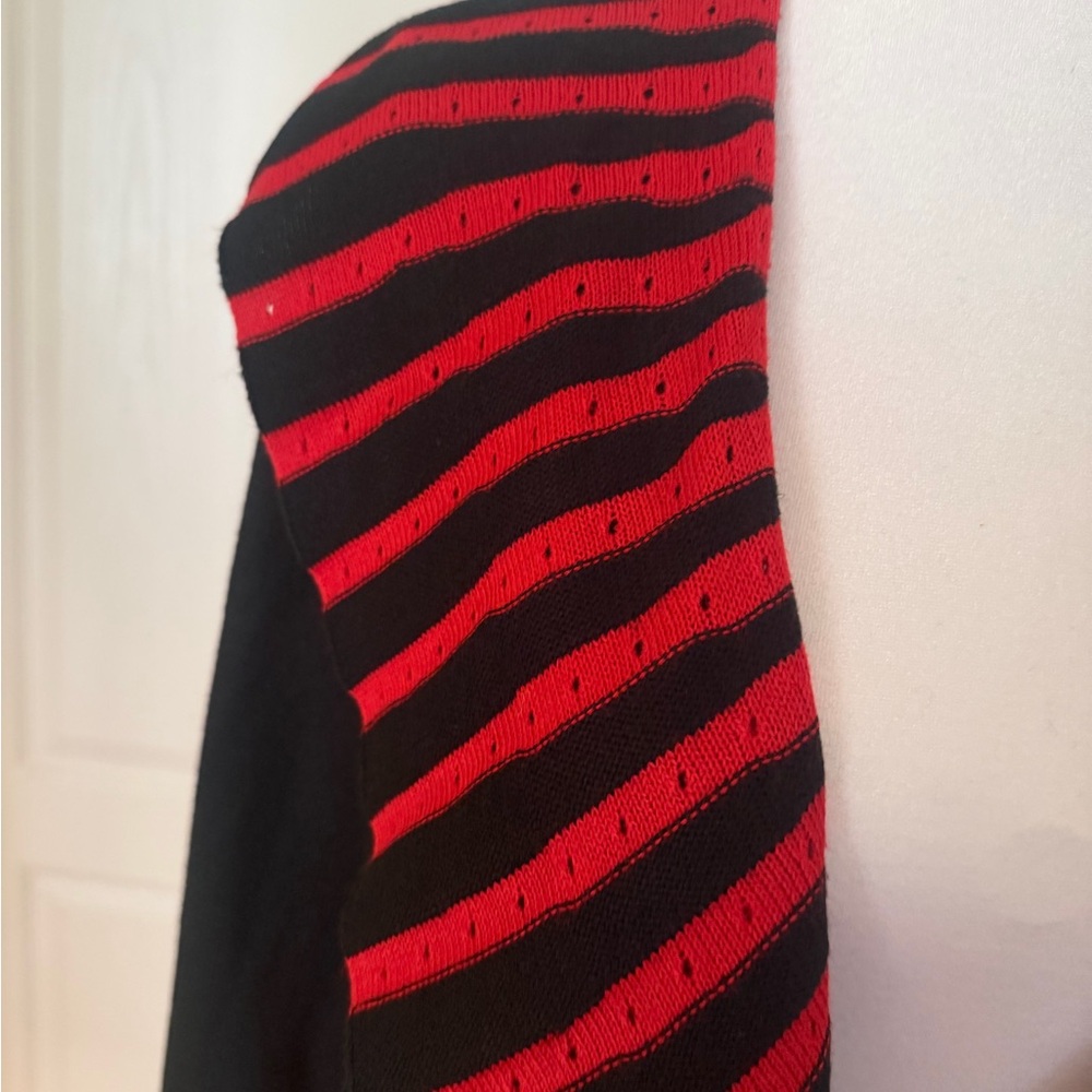 Chic Black and Red Striped Women's Cardigan - Picture 4 of 8